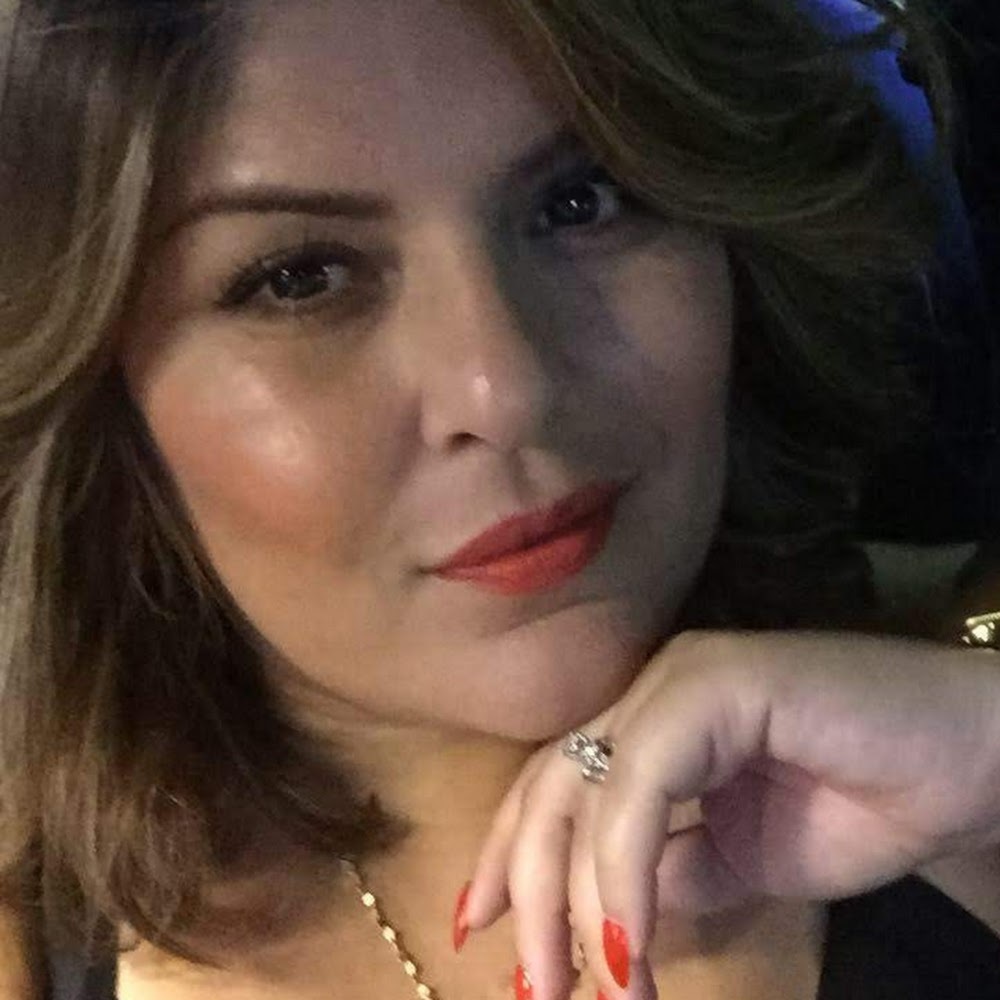 Meet your Posher, Claudia
